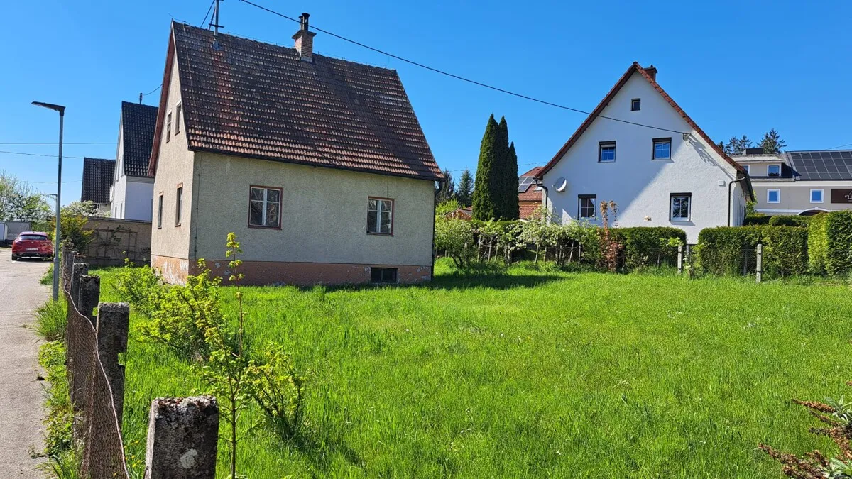 SANIERUNGSBEDÜRFTIGES EINFAMILIENHAUS IN BEGEHRTER LAGE – pohled 3
