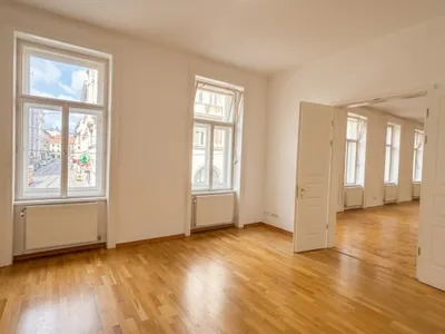 Außergewöhnliche Altbau-Stadtwohnung auf ca. 208 m² - Wohnen auf Vorzeigeniveau in Neubau