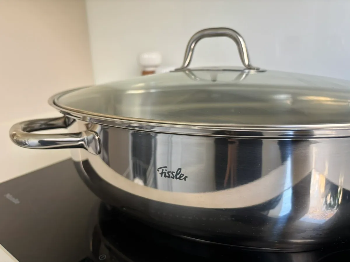 Fissler Bräter aus Edelstahl, € 65,- (2500 Baden)