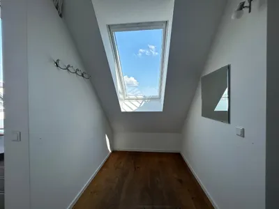 DACHTERRASSENTRAUM MIT 3 ZIMMER UND GROSSZÜGIGE GALERIE IN DER LUSTKANDLGASSE/UNVERBAUBARER FERNBLICK – Bild 3