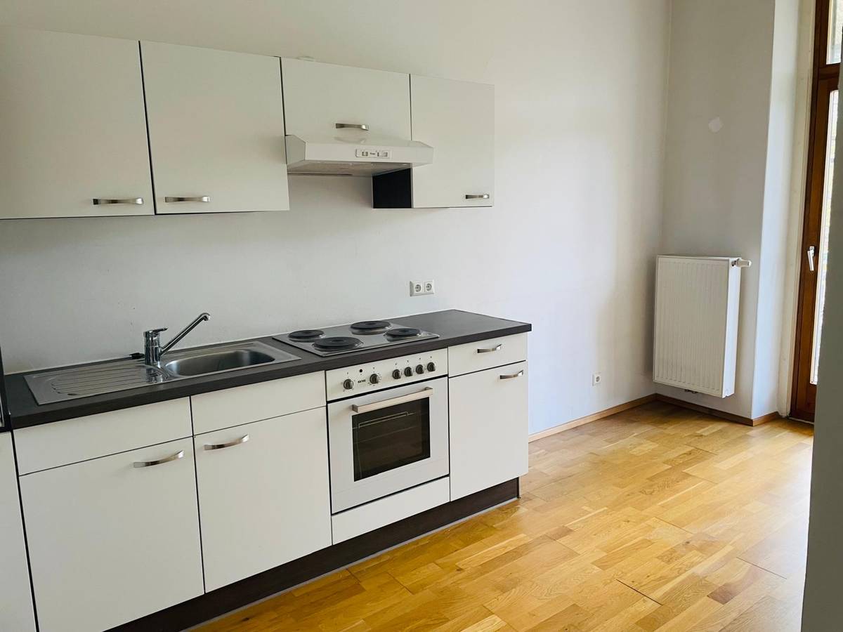 Nähe Kunsthaus: großzügige 2-Zimmer-Altbauwohnung mit Balkon, Gries