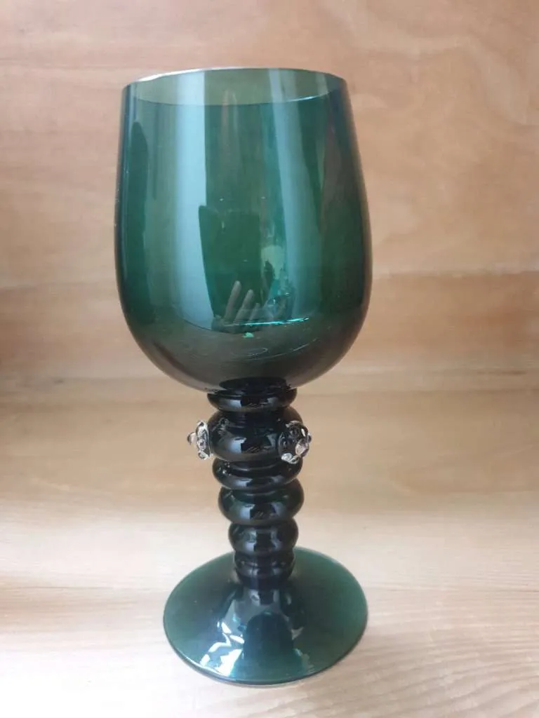 altes Weinglas, € 25,- (1140 Wien)