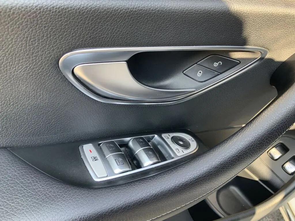 Mercedes-Benz E-Klasse E 400 d 4Matic (213.223) – Bild 21