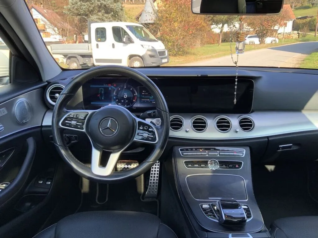 Mercedes-Benz E-Klasse E 400 d 4Matic (213.223) – Bild 7