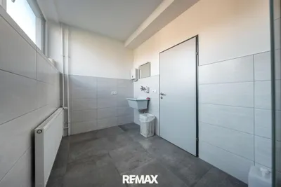 Gewerbeimmobilie mieten in Kufstein – 2 250 m² – Bild 9 von 10