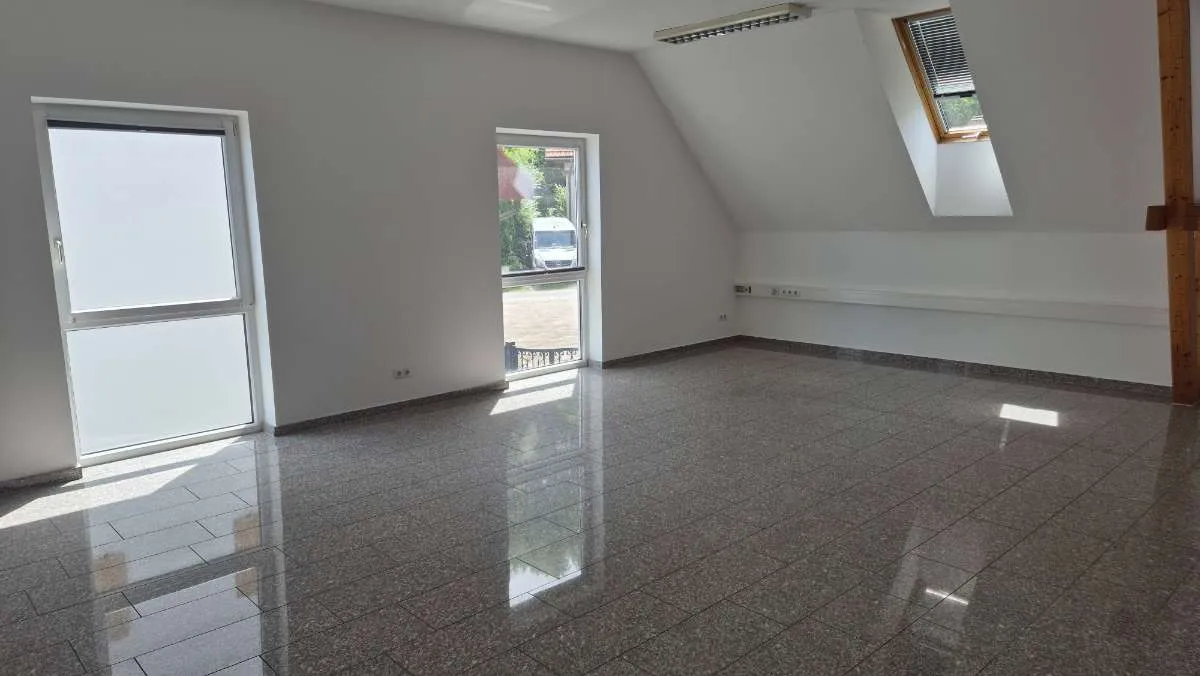 Großraumbüro + extra Büroraum - Parkplätze - Ruhige Lage - Ansicht 3