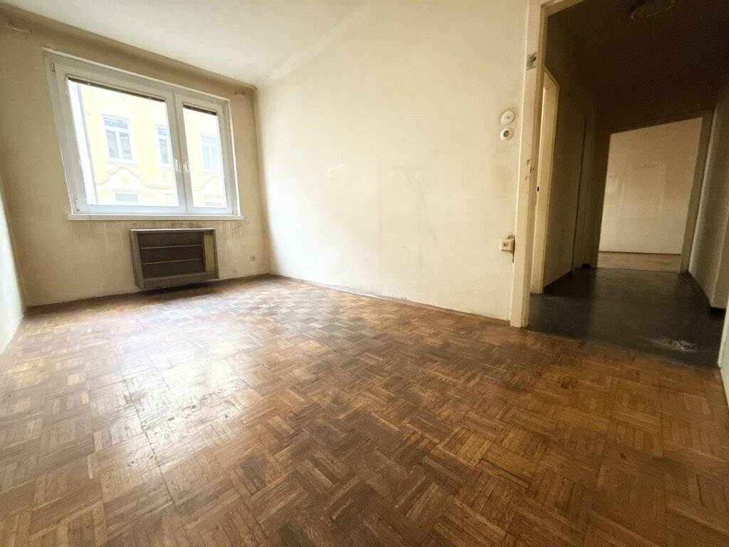 3-Zimmer-Wohnung mit Loggia in bester Lage von 1180 Wien zu kaufen! SANIERUNGSBEDÜRFTIG - Ansicht 2