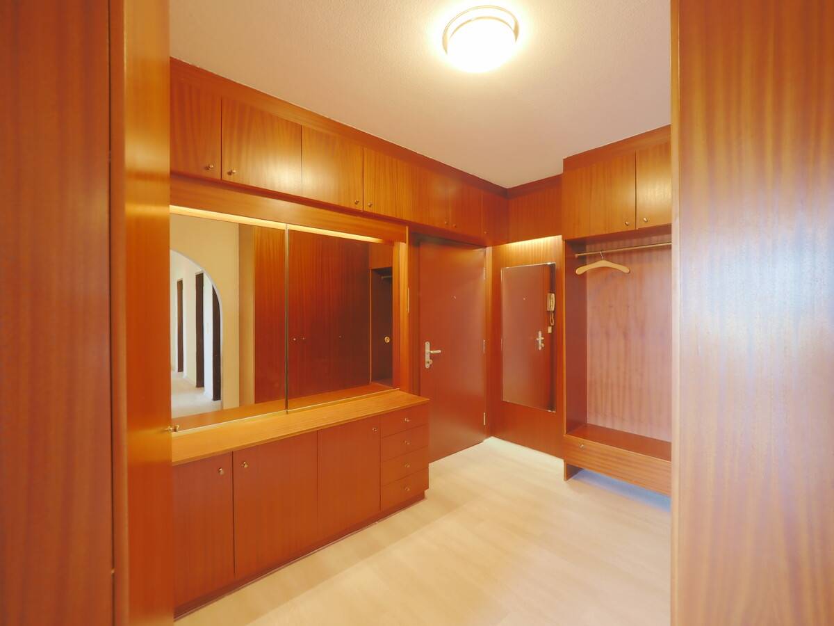 Traumfernblick: 4-Zimmer-Wohnung mit Panoramaloggia, Klima & 2 Stellplätzen in Wiener Neudorf! - Widok 3