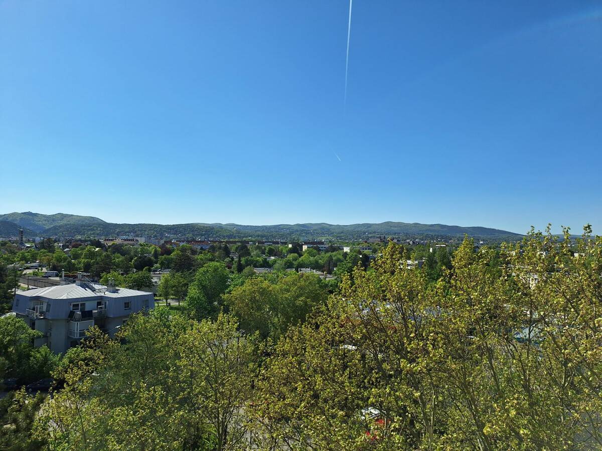 Traumfernblick: 4-Zimmer-Wohnung mit Panoramaloggia, Klima & 2 Stellplätzen in Wiener Neudorf! - Widok 2