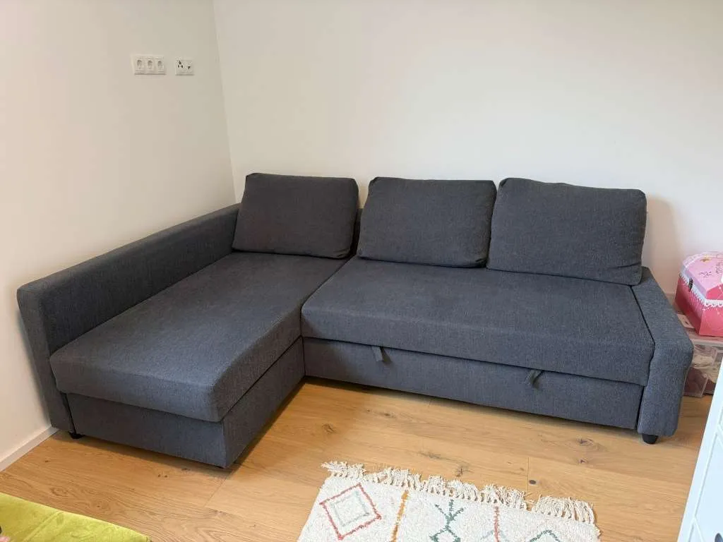 IKEA Ecksofa mit Schlaffunktion und Bettkasten, € 200,- (3370 Ybbs an der Donau)