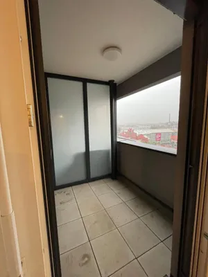 Ab 1.7. - Moderne 1-1/2-Zimmer-Singlewohnung mit nordseitiger Loggia im 7. Stock am Genochplatz – Bild 3