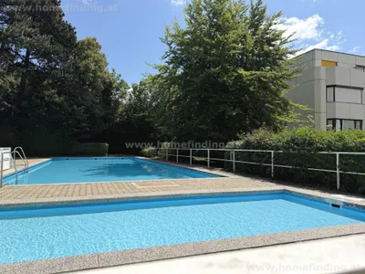 Wohnen mit Pool: moderne 4 Zimmerwohnung mit Loggia, Sauna, Garage