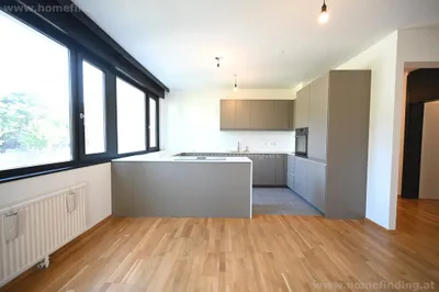 Wohnen mit Pool: moderne 4 Zimmerwohnung mit Loggia, Sauna, Garage – Bild 2