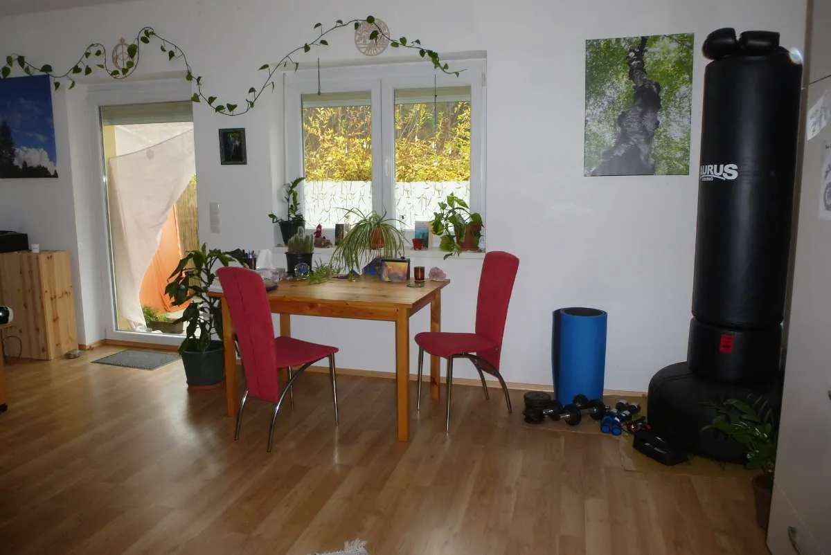 2 - Zimmer Whg., warm, inkl. BK, Carport, Küche, Terrasse, Extraraum - Όψη 3
