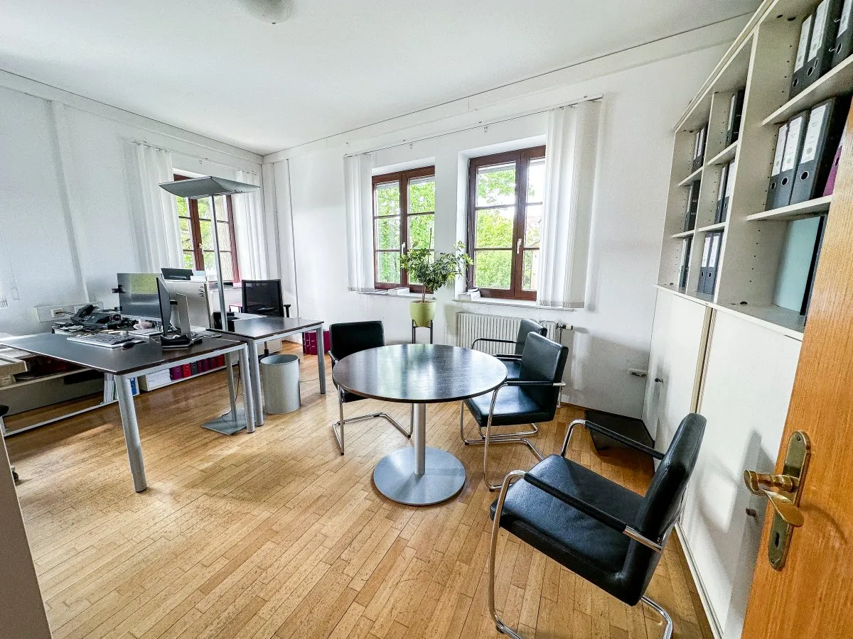 Geschäftsfläche mit Altbau-Flair in bester Lage von Feldbach ...! - Ansicht 2