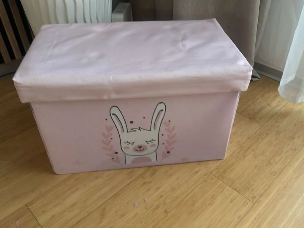 Sitztruhe Kinderzimmer Bank mit Stauraum, € 5,- (8054 Seiersberg)