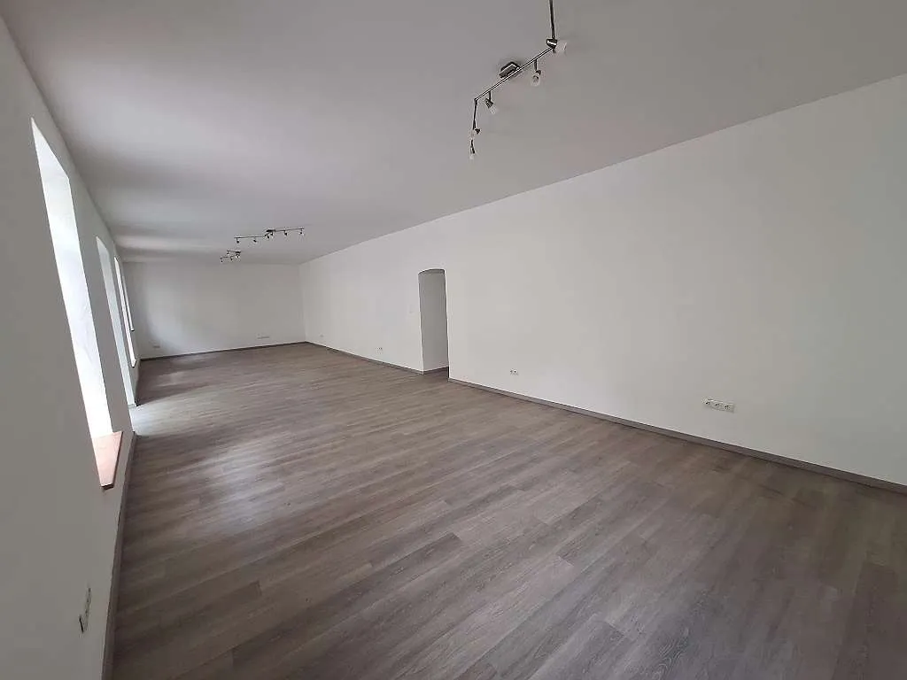 100 m² Gewerbefläche (2 Räume + extra WC), Erstbezug nach Generalsanierung - Ansicht 3