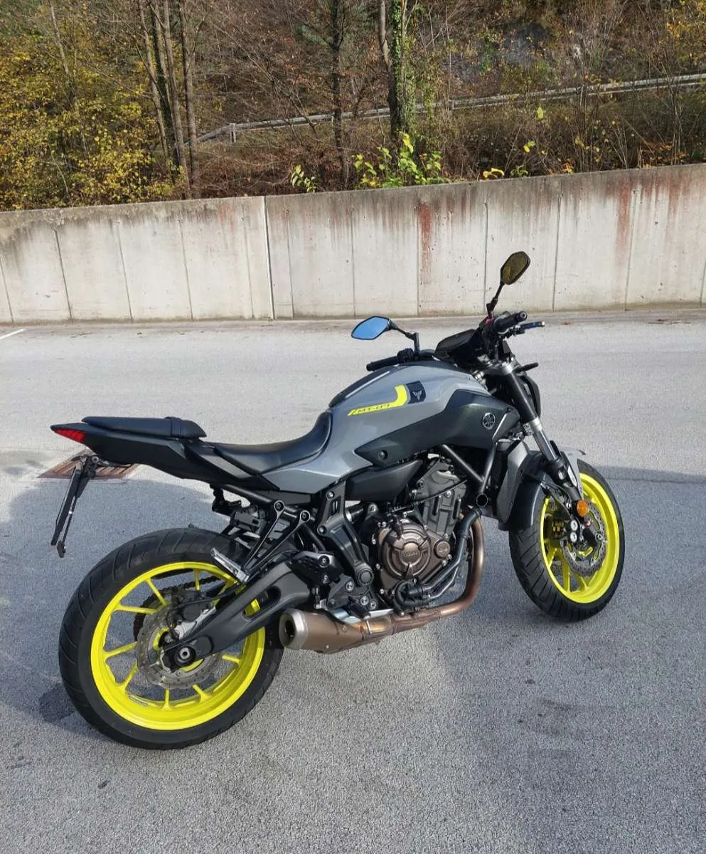 yamaha-mt-07-abs-naked-bike-willhaben
