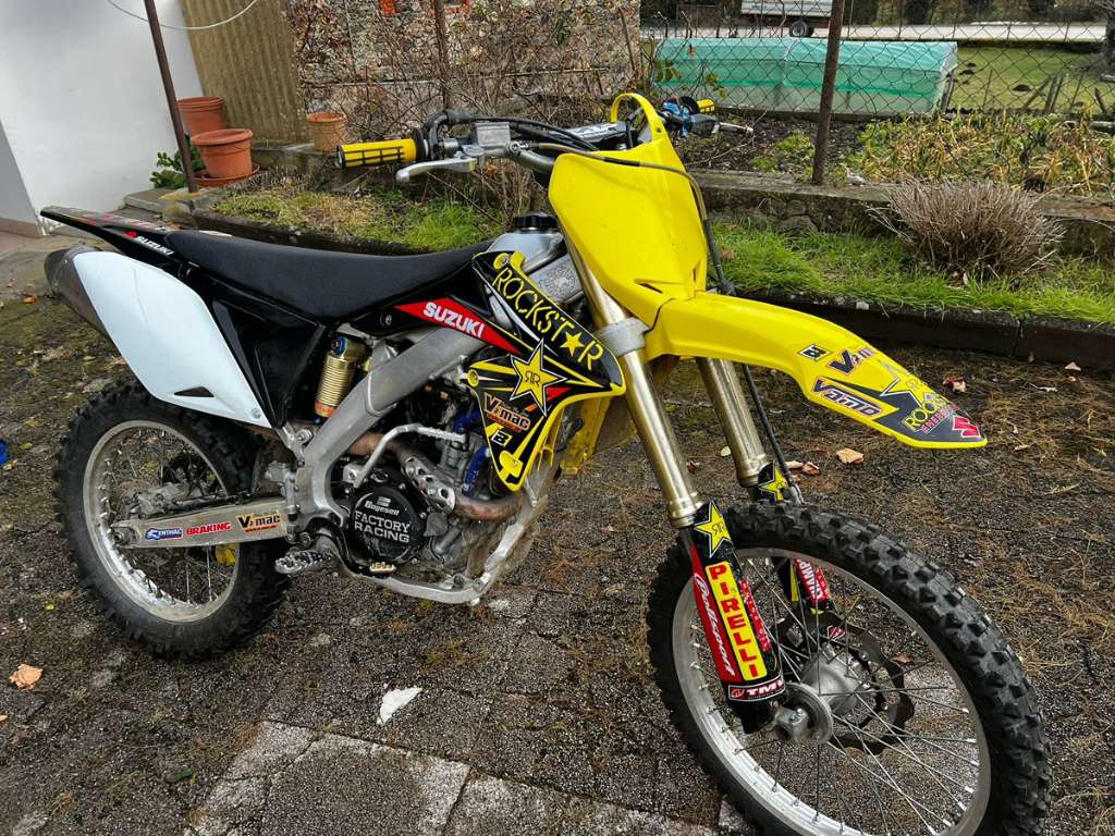 Suzuki RM 250 Motocross