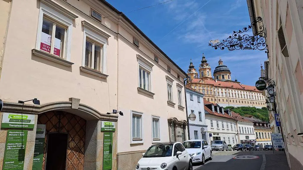 EINMALIG!!! Stadthaus in Melk: Wohnung und Geschäftslokal! Digitales