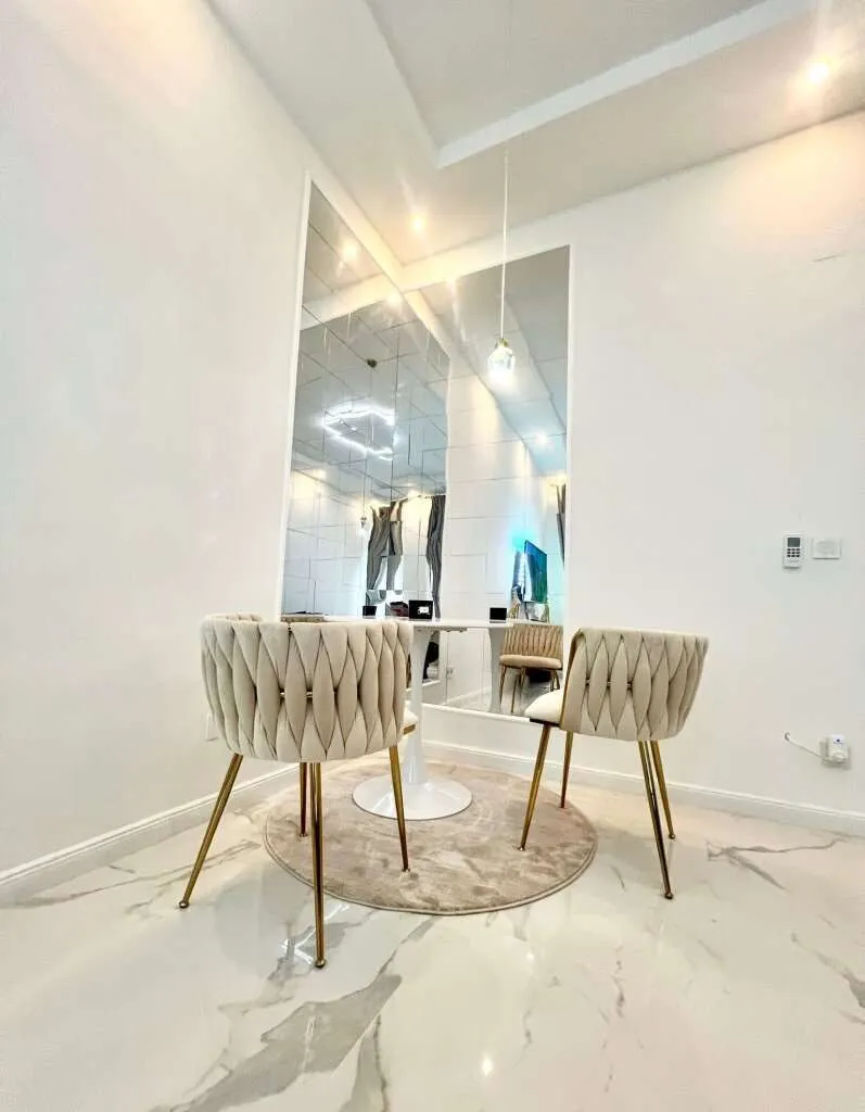 Erstklassiges Apartment im historischen Altbau - 2 Zimmer - Mondflair und Regendusche! - Prikaz 3