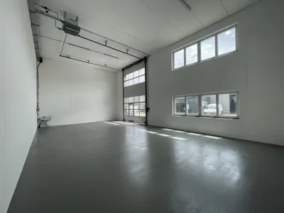 Gewerbeimmobilie mieten in Vöcklabruck – 122 m², € 1.350
