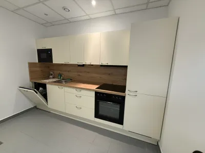 1-Zimmer-Gewerbeimmobilie mieten in Baden – 27 m², € 357 – Bild 3 von 5