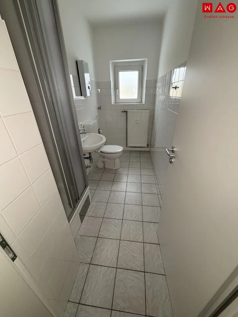 Idyllisches Wohnerlebnis in urbaner Lage steht für Sie bereit! Ruhig und grün gelegen wird Erholung pur geboten - gleichzeitig sorgt die erstklassige Infrastruktur für kurze Wege! Sofort verfügbar! - Ansicht 2