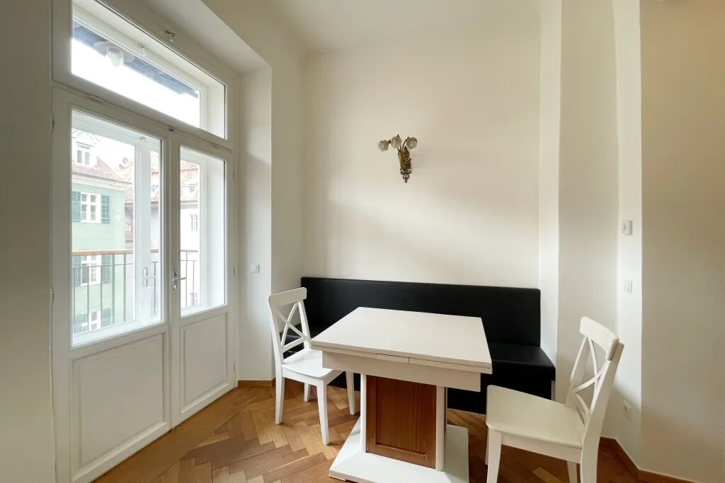 Charmante Altbauwohnung mit Balkon & separatem Zugang in bester Innenstadtlage - Sporgasse 8010 Graz - Prikaz 3
