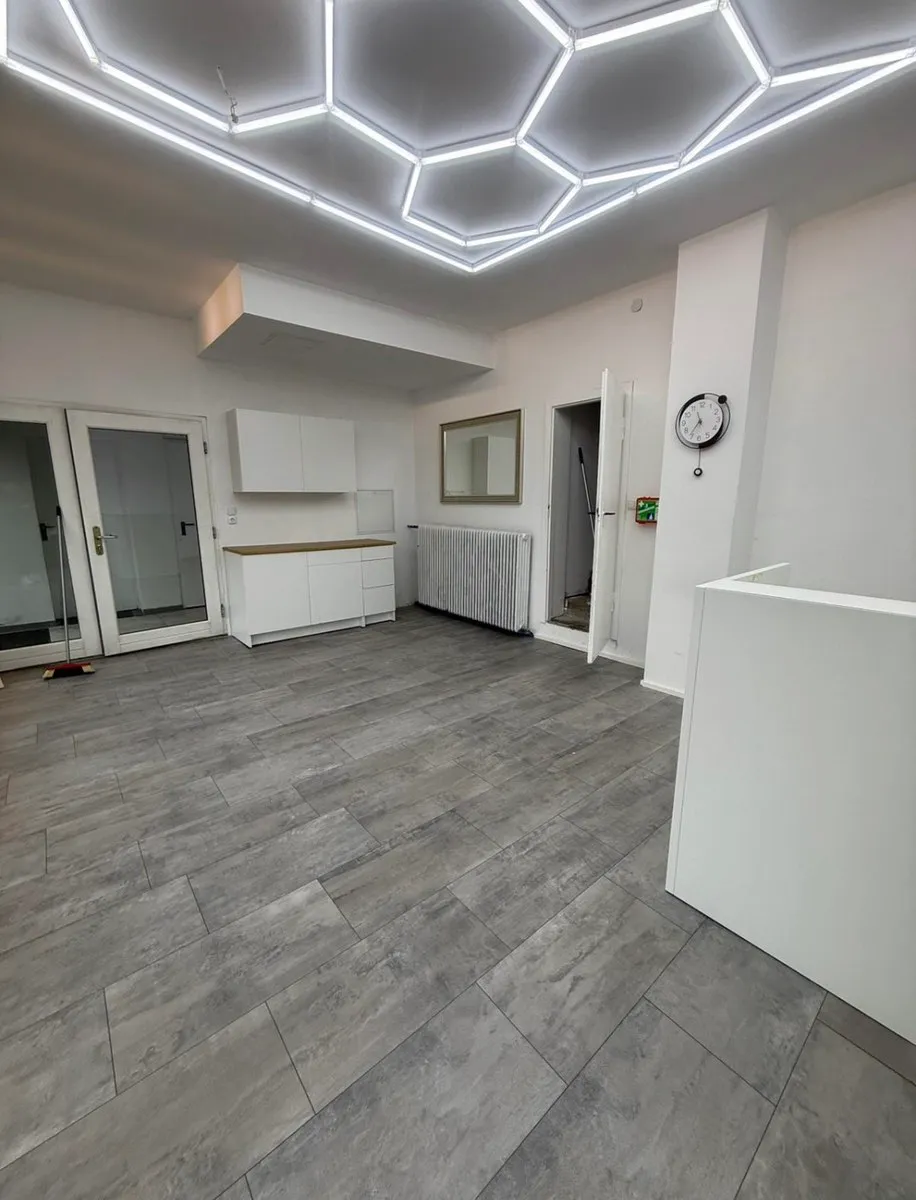 Geschäftslokal/ Kosmetikstudio/ Büro/ Café/ Imbiss mit Lager und WC - Ansicht 2