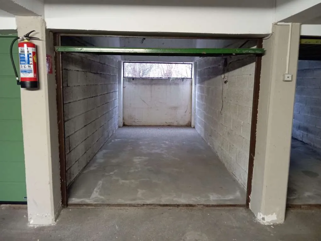Einzelgarage in Universitätnähe - Ansicht 2