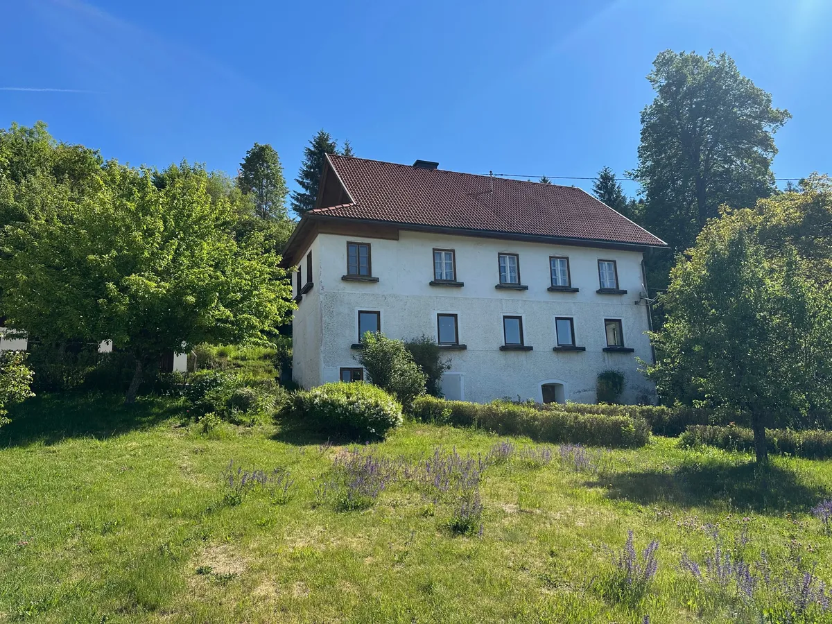Bauernhaus mit idyllischen Wiesen, Wald und Quelle in Techelsberg am Wörthersee - Ansicht 2