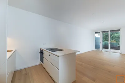 GRÜNBLICK Erstbezug: Top ausgestattete, teilmöblierte Terrassenwohnung - Infinity-Pool, Sauna und Gym inklusive – Bild 3