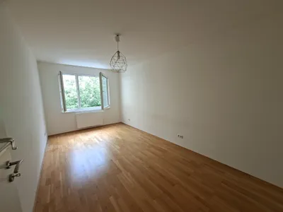 Privat - Ruhige, schön sanierte 2-Zimmer-Wohnung in Donauinselnähe