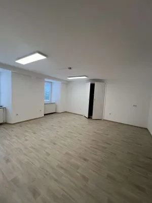 Gewerbeimmobilie mieten in Schwaz – 50 m², € 900 – Bild 4 von 6