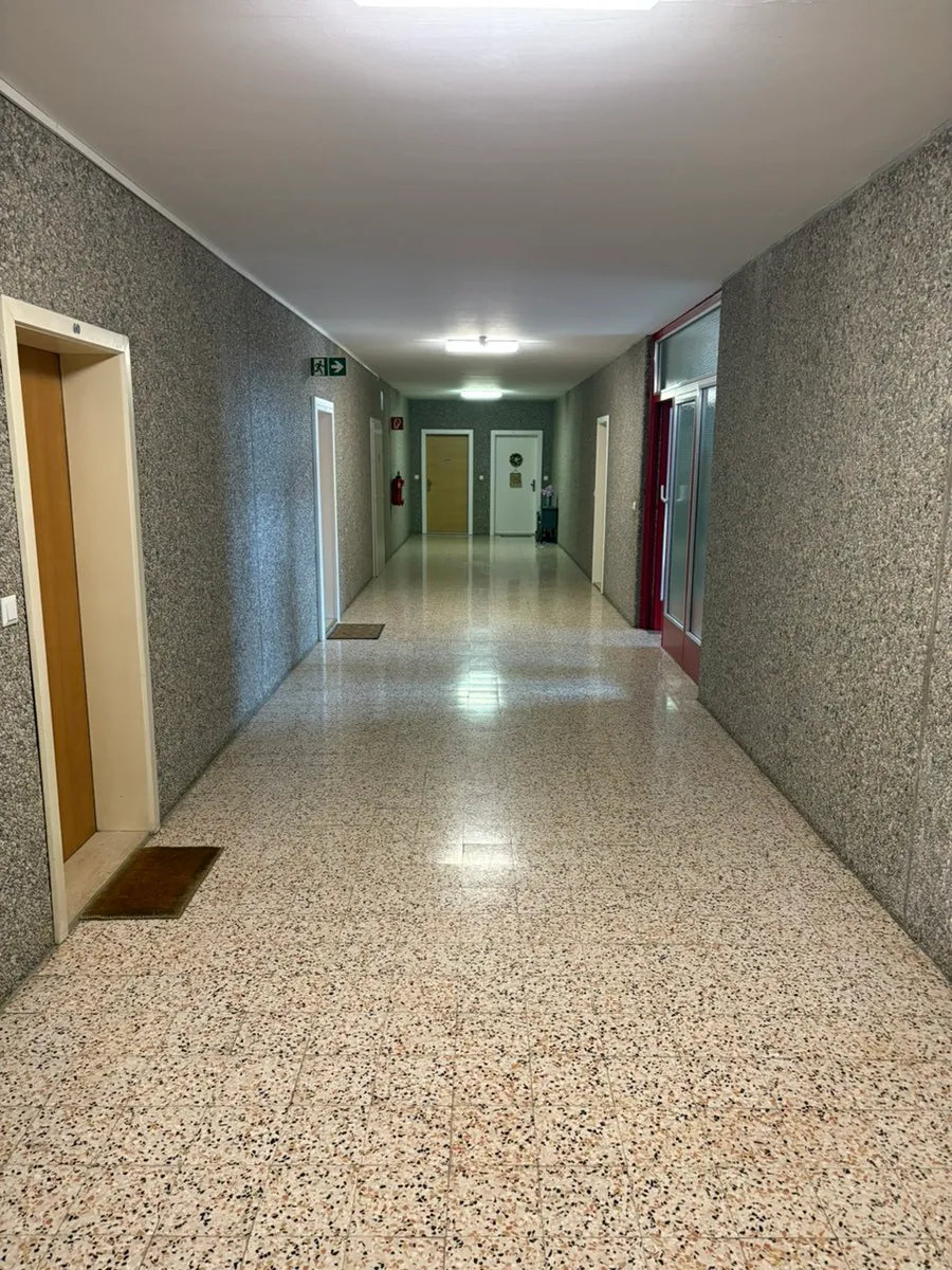 PRIVAT 3-Zimmer-Whg Loggia Parkplatz - Ansicht 2