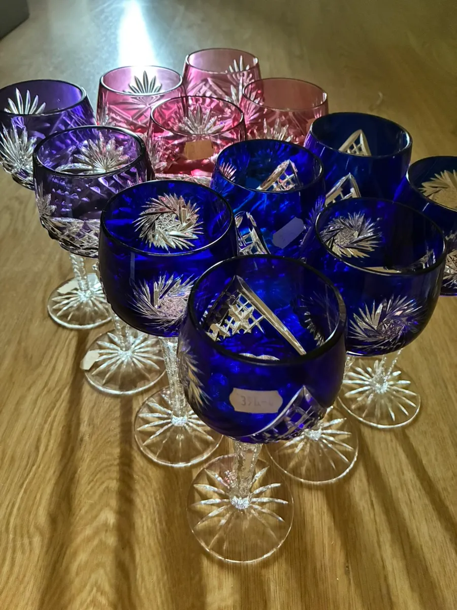 12 Bunte Kristallgläser / Bleikristall, € 50,- (9020 Klagenfurt)