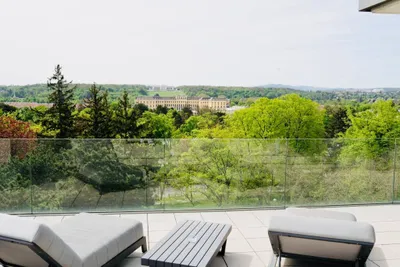 Möblierte DG-Wohnung mit 186 m² Dachterrasse & Schönbrunn-Blick – Bild 3