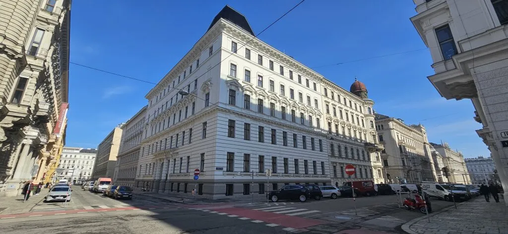 ERSTBEZUG - Repräsentatives Büro (239,47 m²) in der Rathausstraße - Ansicht 2