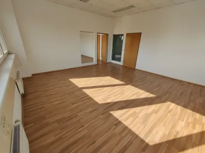 2-Zimmer-Gewerbeimmobilie mieten in Wels – 60 m², € 646 – Bild 5 von 7