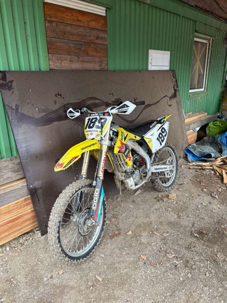 Suzuki RM-Z Motocross