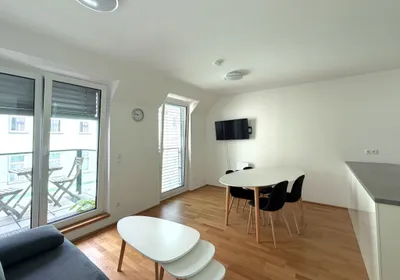 MODERN & KOMFORTABEL - VOLLMÖBLIERTE 2 ZIMMER WOHNUNG MIT BALKON