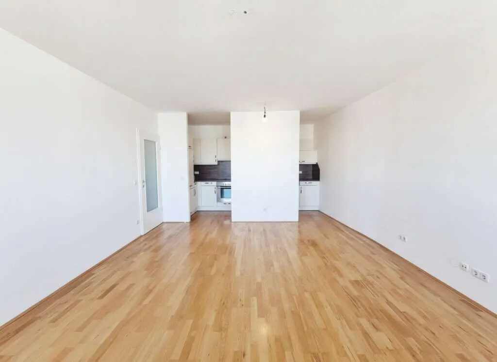 Urbanes Wohnen mit Lift & Loggia - 62,60 m², 5. Etage, sofort verfügbar | EUR 849,- inkl. BK & USt. – pohled 3