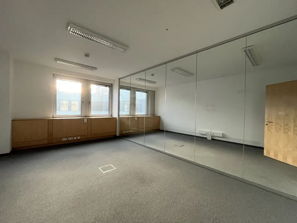Moderne Bürofläche mit 706 m² in zentraler Lage - Ansicht 3