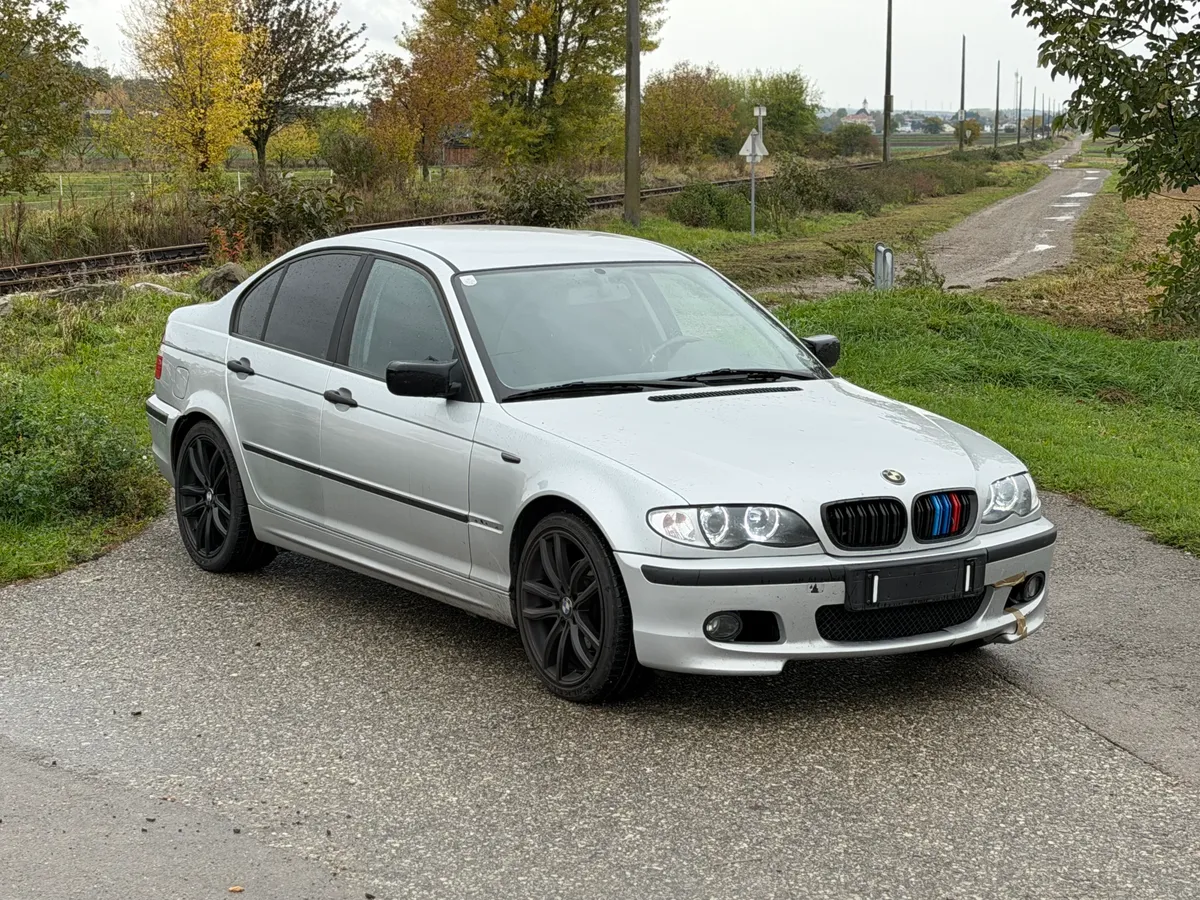 BMW 3 Series 2002 photo 2