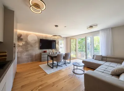 Hochwertig möblierte Luxuswohnung in Bestlage! 3 Zimmer | Überdachter Balkon | Tiefgaragenplatz inklusive| Blick ins Grün | Zwichen Bahnhof und Innens, photo 1
