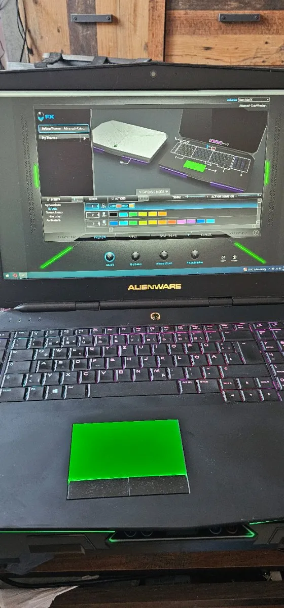 Alienwhere R 17 Alienware 17 R3, € 250,- (1160 Wien) - willhaben