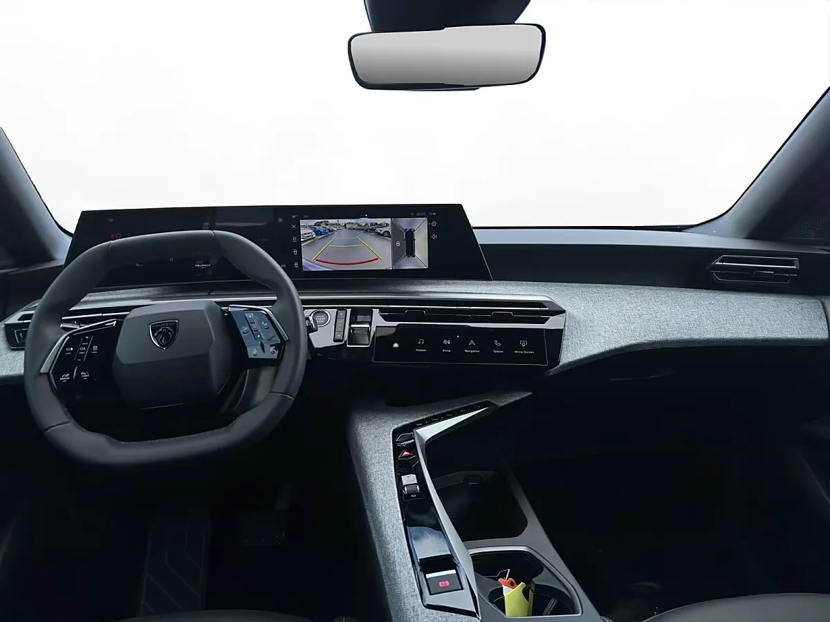 Peugeot 3008 1.2 Hybrid 145 Allure – Bild 8