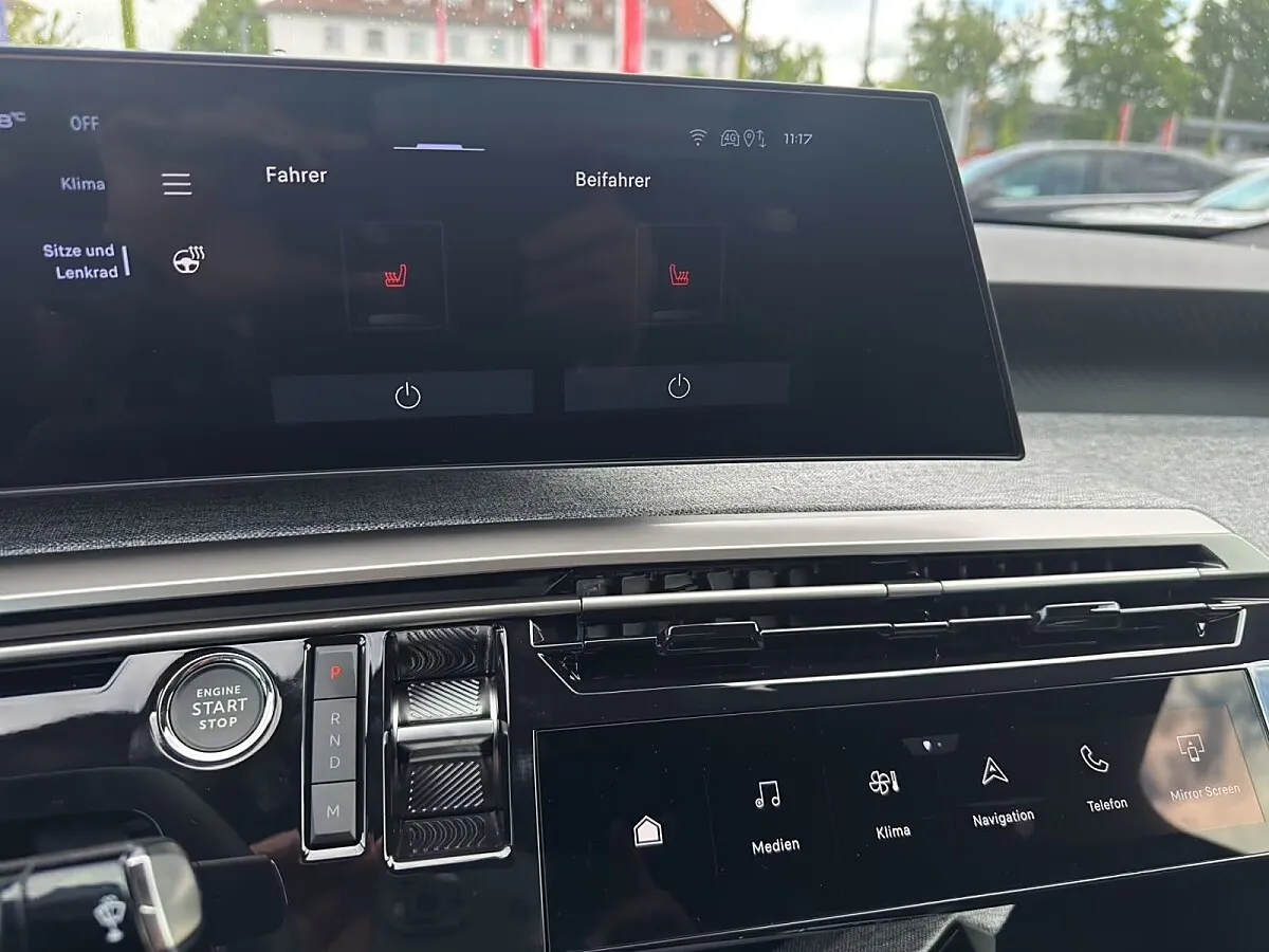 Peugeot 3008 1.2 Hybrid 145 Allure – Bild 10