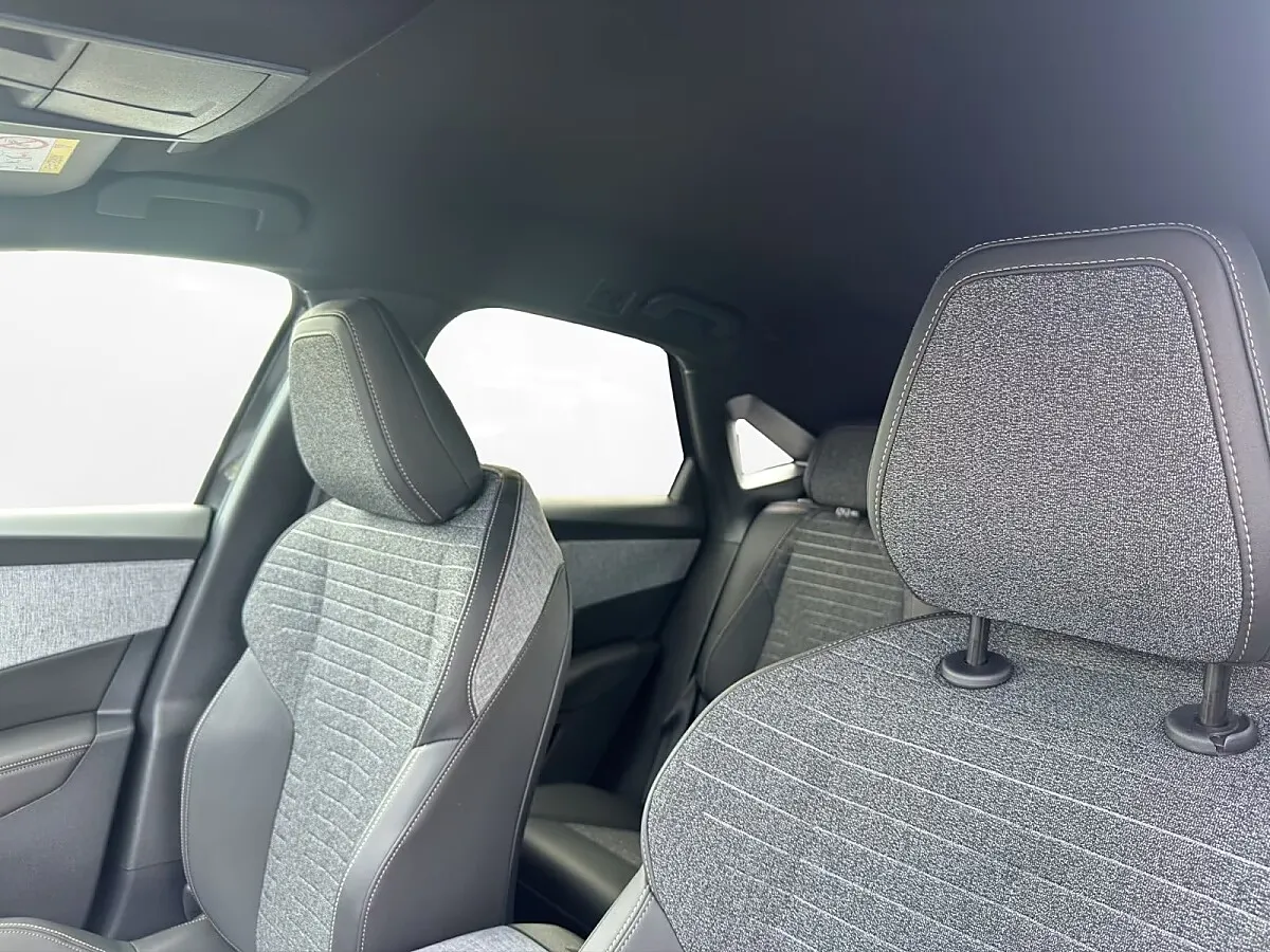 Peugeot 3008 1.2 Hybrid 145 Allure – Bild 12